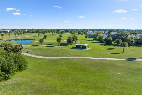 Купить кондоминиум в Мелборн, Флорида 5 комнат, 94.76м2, № 1983476 - фото 20