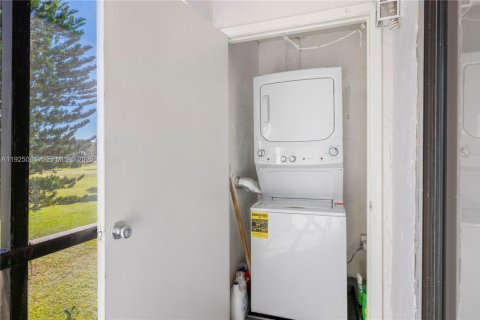 Купить кондоминиум в Мелборн, Флорида 5 комнат, 94.76м2, № 1983476 - фото 16