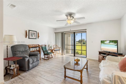 Купить кондоминиум в Мелборн, Флорида 5 комнат, 94.76м2, № 1983476 - фото 8