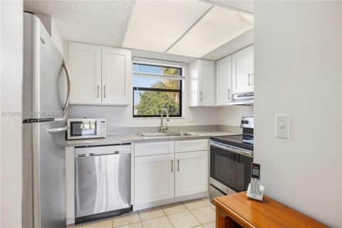 Купить кондоминиум в Мелборн, Флорида 5 комнат, 94.76м2, № 1983476 - фото 3