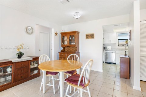 Купить кондоминиум в Мелборн, Флорида 5 комнат, 94.76м2, № 1983476 - фото 7