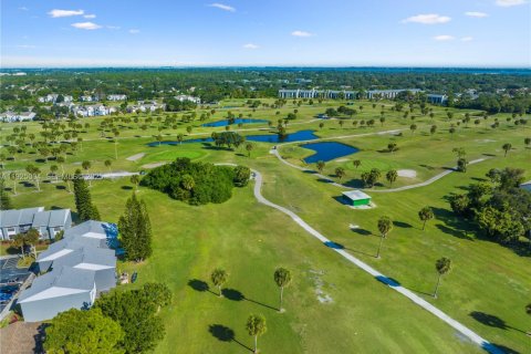 Купить кондоминиум в Мелборн, Флорида 5 комнат, 94.76м2, № 1983476 - фото 22