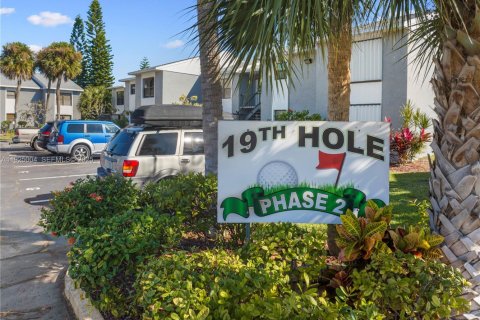 Купить кондоминиум в Мелборн, Флорида 5 комнат, 94.76м2, № 1983476 - фото 1