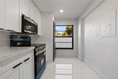 Adosado en venta en Pembroke Pines, Florida, 2 dormitorios, 112.78 m2 № 2001039 - foto 16