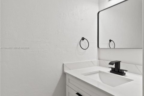 Adosado en venta en Pembroke Pines, Florida, 2 dormitorios, 112.78 m2 № 2001039 - foto 13