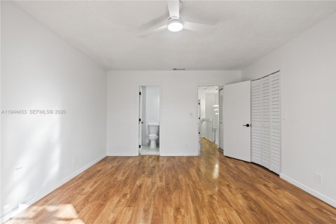 Adosado en venta en Pembroke Pines, Florida, 2 dormitorios, 112.78 m2 № 2001039 - foto 24