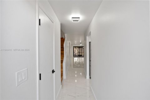 Adosado en venta en Pembroke Pines, Florida, 2 dormitorios, 112.78 m2 № 2001039 - foto 4