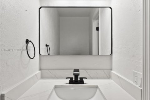 Adosado en venta en Pembroke Pines, Florida, 2 dormitorios, 112.78 m2 № 2001039 - foto 12