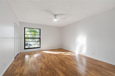 Adosado en venta en Pembroke Pines, Florida, 2 dormitorios, 112.78 m2 № 2001039 - foto 26