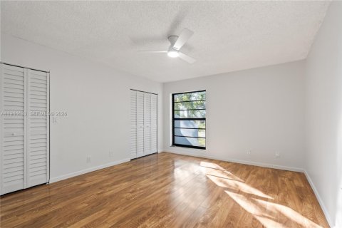 Adosado en venta en Pembroke Pines, Florida, 2 dormitorios, 112.78 m2 № 2001039 - foto 25