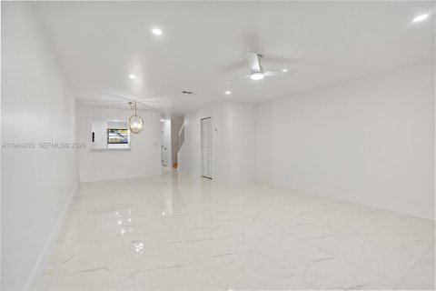 Adosado en venta en Pembroke Pines, Florida, 2 dormitorios, 112.78 m2 № 2001039 - foto 6