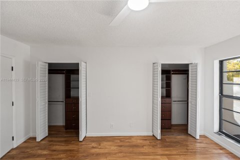 Adosado en venta en Pembroke Pines, Florida, 2 dormitorios, 112.78 m2 № 2001039 - foto 28