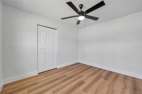 House in Saint Petersburg, Florida 3 bedrooms, 111.11 sq.m. № 1795154 - photo 27