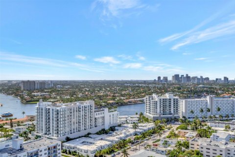 Снять в аренду кондоминиум в Форт-Лодердейл, Флорида 2 спальни, 193.52м2, № 856106 - фото 1