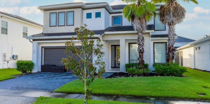 House in Kissimmee, Florida 5 bedrooms, 284.93 sq.m. № 2115041