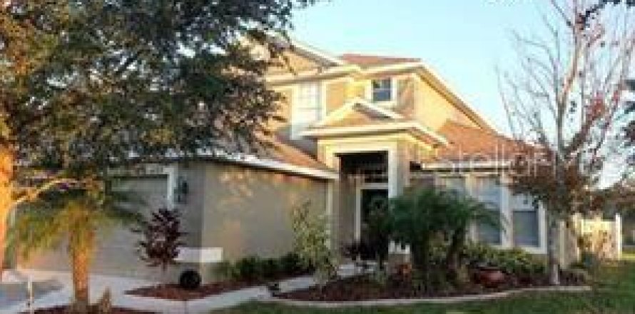 House in Apollo Beach, Florida 5 bedrooms, 221.01 sq.m. № 2205629