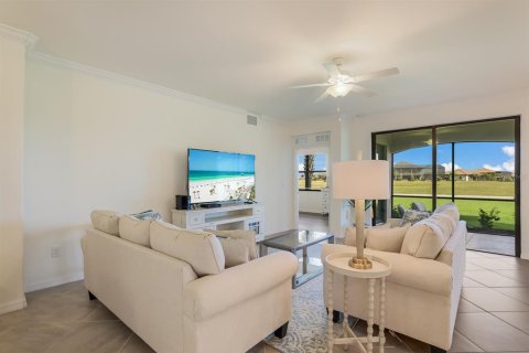 Condo in Bradenton, Florida, 3 bedrooms in LAKEWOOD NATIONAL  № 2136270 - photo 6