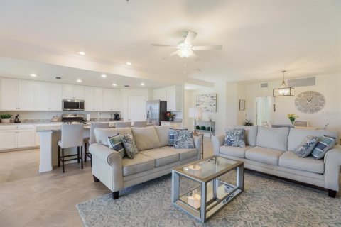 Condo in Bradenton, Florida, 3 bedrooms in LAKEWOOD NATIONAL  № 2136270 - photo 8