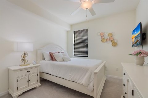 Condo in Bradenton, Florida, 3 bedrooms in LAKEWOOD NATIONAL  № 2136270 - photo 13