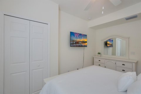 Condo in Bradenton, Florida, 3 bedrooms in LAKEWOOD NATIONAL  № 2136270 - photo 17