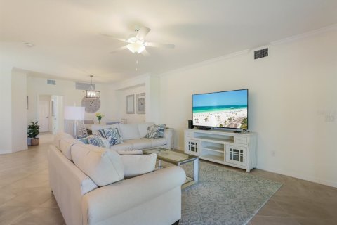 Condo in Bradenton, Florida, 3 bedrooms in LAKEWOOD NATIONAL  № 2136270 - photo 7