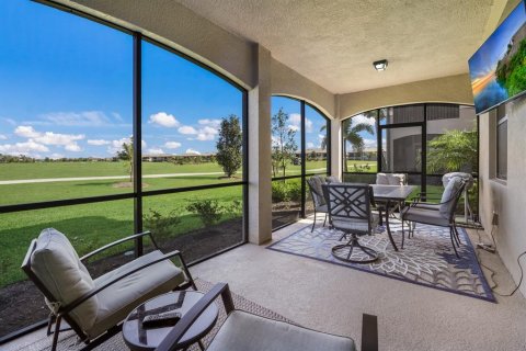 Condo in Bradenton, Florida, 3 bedrooms in LAKEWOOD NATIONAL  № 2136270 - photo 21