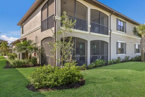 Condo in Bradenton, Florida, 3 bedrooms in LAKEWOOD NATIONAL  № 2136270 - photo 22