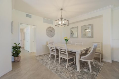 Condo in Bradenton, Florida, 3 bedrooms in LAKEWOOD NATIONAL  № 2136270 - photo 5
