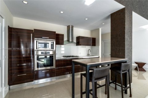 Купить кондоминиум в Майами-Бич, Флорида 2 спальни, 105.26м2, № 2064156 - фото 6