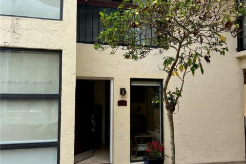 Condominio en Miami, Florida, 3 dormitorios  № 2191992