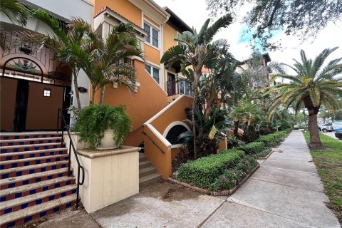 Condominio en venta en Saint Petersburg, Florida, 3 dormitorios, 127.18 m2 № 1796004 - foto 3