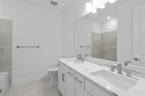 House in Bradenton, Florida 3 bedrooms, 258.08 sq.m. № 2259546 - photo 6