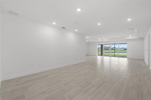 House in Bradenton, Florida 3 bedrooms, 258.08 sq.m. № 2259546 - photo 9