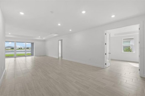House in Bradenton, Florida 3 bedrooms, 258.08 sq.m. № 2259546 - photo 10