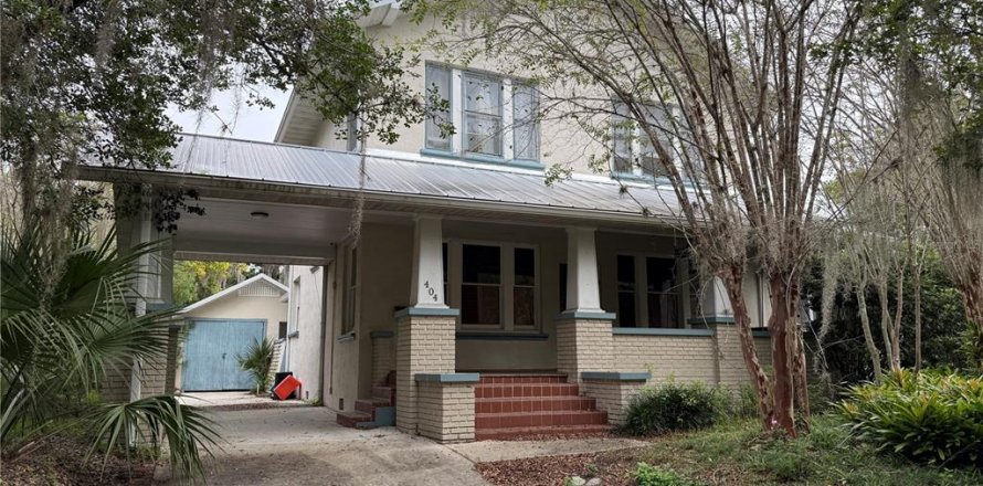 House in Gainesville, Florida 5 bedrooms, 224.82 sq.m. № 2130840