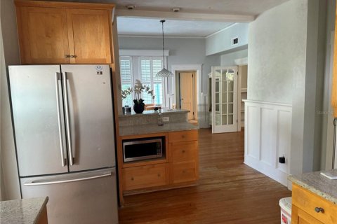 House in Gainesville, Florida 5 bedrooms, 224.82 sq.m. № 2130840 - photo 6
