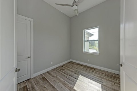 House in Port Charlotte, Florida 4 bedrooms, 207.17 sq.m. № 2123159 - photo 28