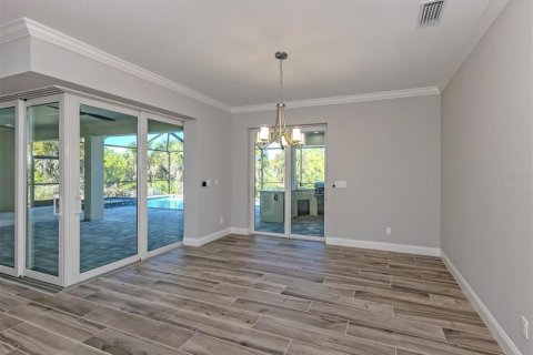 House in Port Charlotte, Florida 4 bedrooms, 207.17 sq.m. № 2123159 - photo 7
