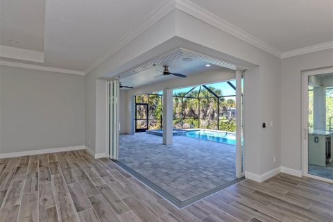 House in Port Charlotte, Florida 4 bedrooms, 207.17 sq.m. № 2123159 - photo 15