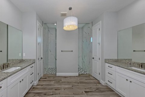 House in Port Charlotte, Florida 4 bedrooms, 207.17 sq.m. № 2123159 - photo 13
