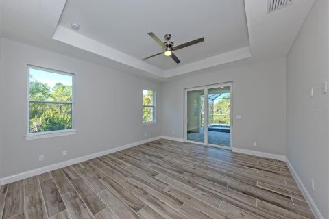 House in Port Charlotte, Florida 4 bedrooms, 207.17 sq.m. № 2123159 - photo 11