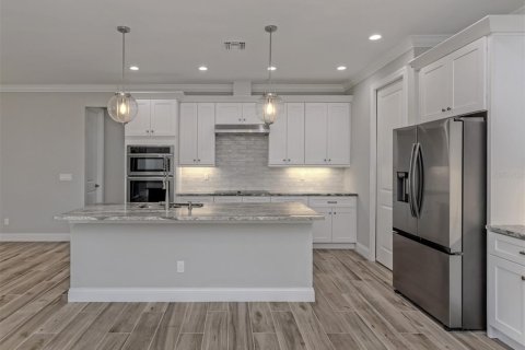 House in Port Charlotte, Florida 4 bedrooms, 207.17 sq.m. № 2123159 - photo 4