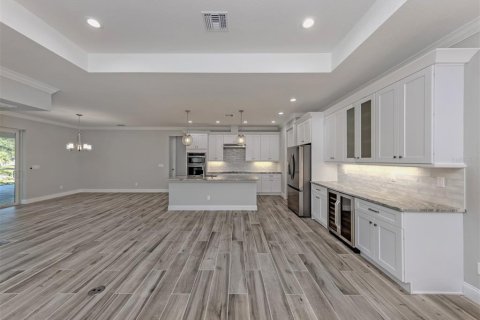 House in Port Charlotte, Florida 4 bedrooms, 207.17 sq.m. № 2123159 - photo 3