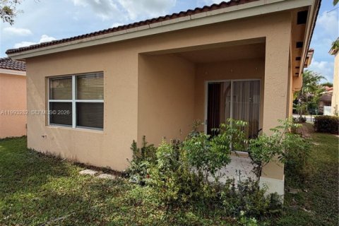 Casa en venta en Homestead, Florida, 3 dormitorios, 130.81 m2 № 2058588 - foto 3