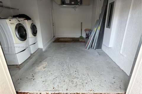 Casa en venta en Homestead, Florida, 3 dormitorios, 130.81 m2 № 2058588 - foto 23