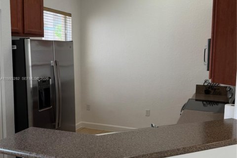 Casa en venta en Homestead, Florida, 3 dormitorios, 130.81 m2 № 2058588 - foto 5