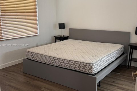 Casa en venta en Homestead, Florida, 3 dormitorios, 130.81 m2 № 2058588 - foto 11