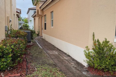 Casa en venta en Homestead, Florida, 3 dormitorios, 130.81 m2 № 2058588 - foto 24