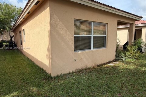 Casa en venta en Homestead, Florida, 3 dormitorios, 130.81 m2 № 2058588 - foto 4