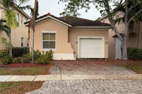 Casa en Homestead, Florida 3 dormitorios, 130.81 m2 № 2058588